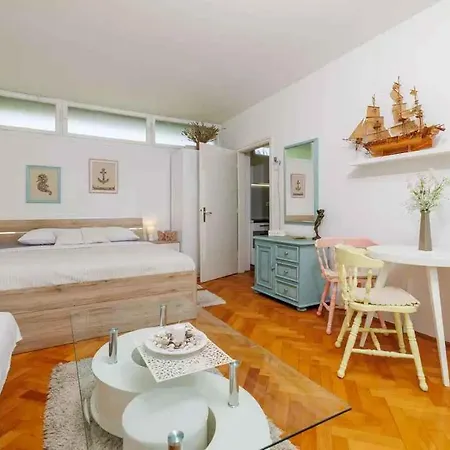 One-bedroom In X *