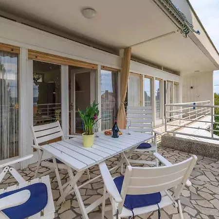 One-bedroom In X Lejlighed *