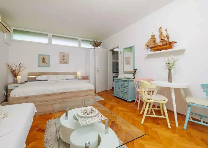 One-bedroom In X *