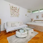 One-bedroom In X