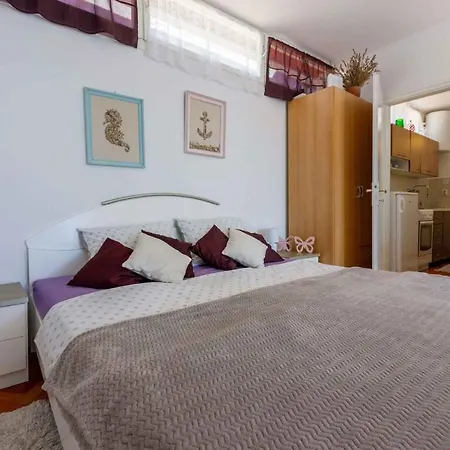Apartment One-bedroom In X *