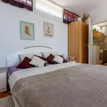 Apartment One-bedroom In X *